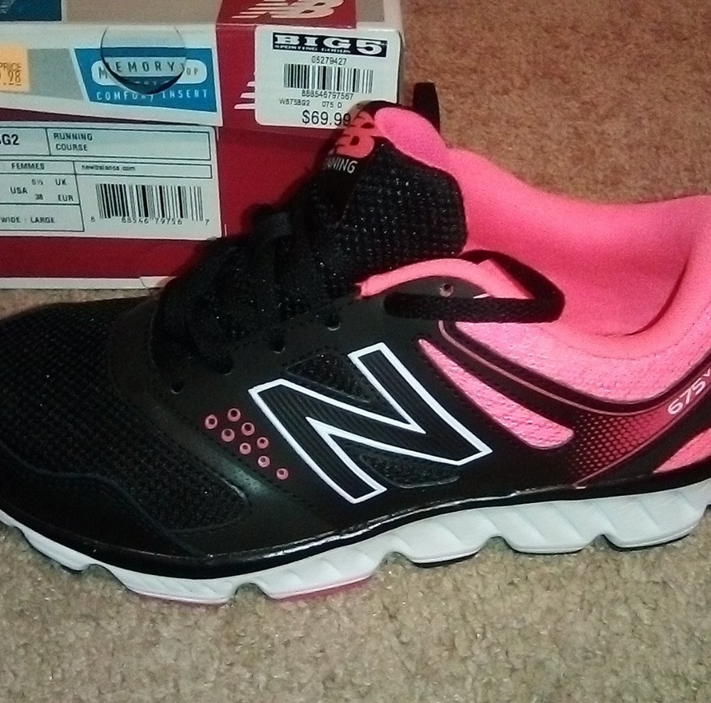 NB running tennies NWT